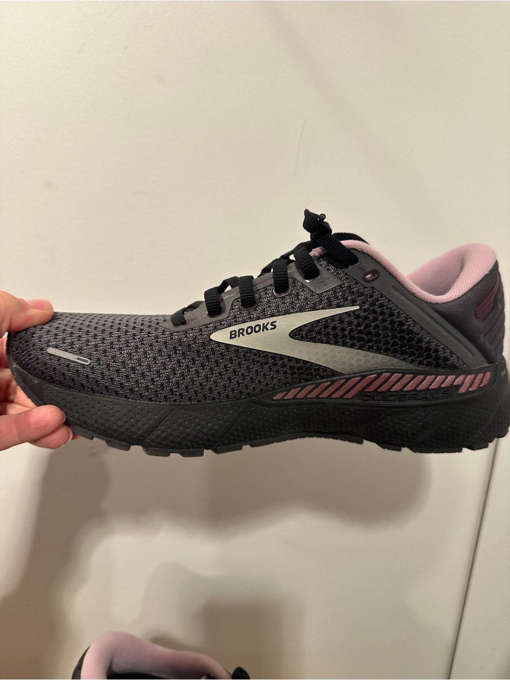 Brooks Women's Adrenaline GTS 22- Black with Pink - 9.5 - Picture 10 of 16
